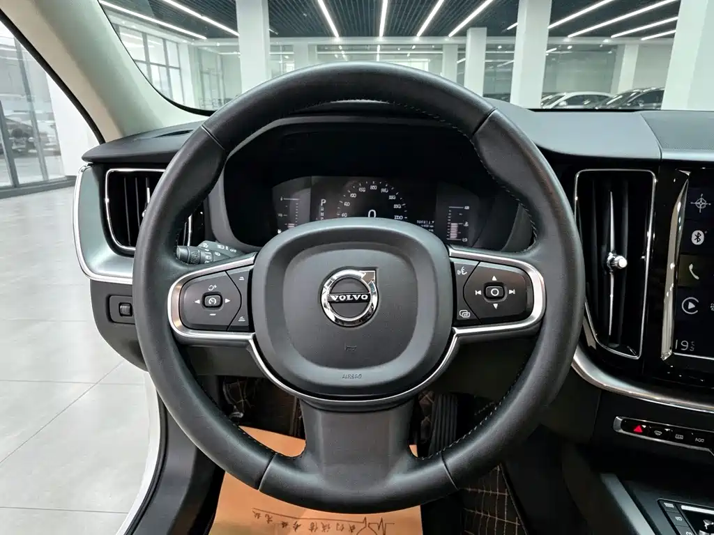 Volvo XC60 — миниатюра 8