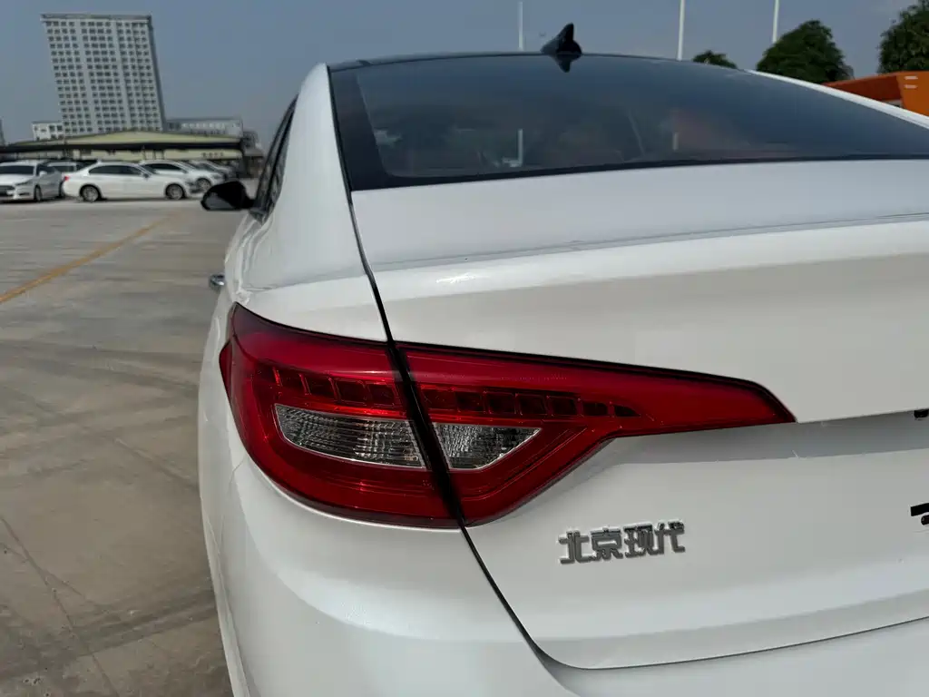 Hyundai Sonata — миниатюра 17