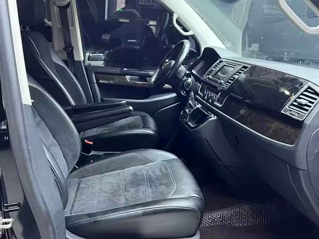 Volkswagen Multivan — миниатюра 7
