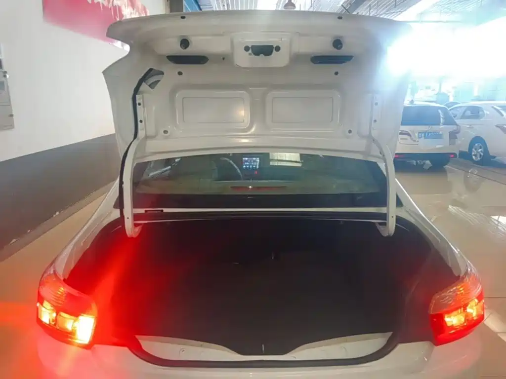 Citroen Elysee — миниатюра 19