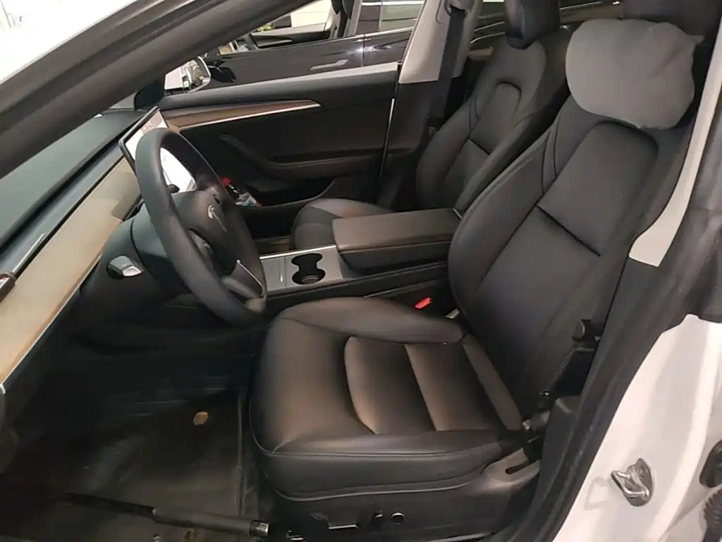 Tesla Model 3 — миниатюра 15