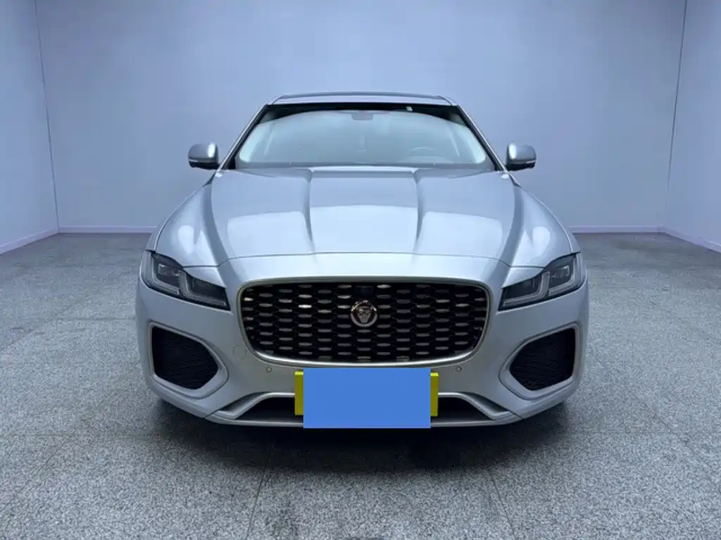 Jaguar XFL — миниатюра 2