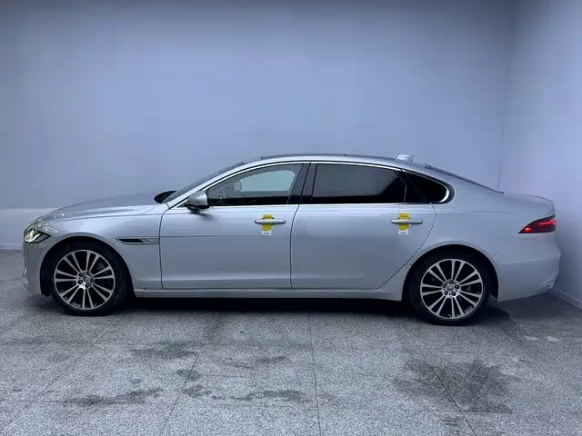 Jaguar XFL — миниатюра 11