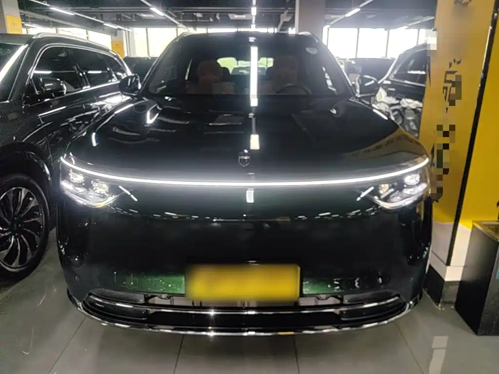 Aito M8 2025 Ultra 53.4kWh 6 мест (192 ）