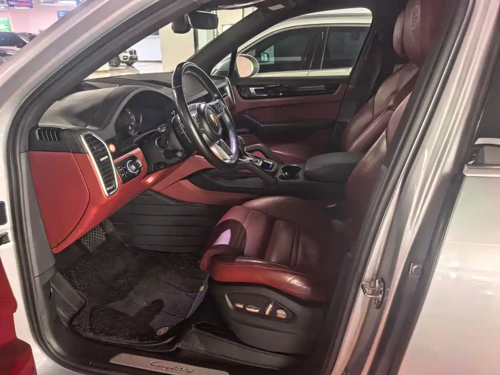 Porsche Cayenne — миниатюра 3