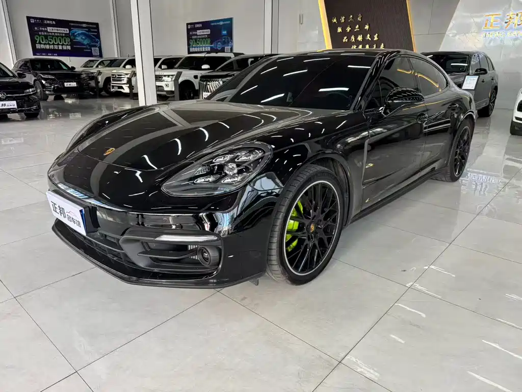 PORSCHE PANAMERA