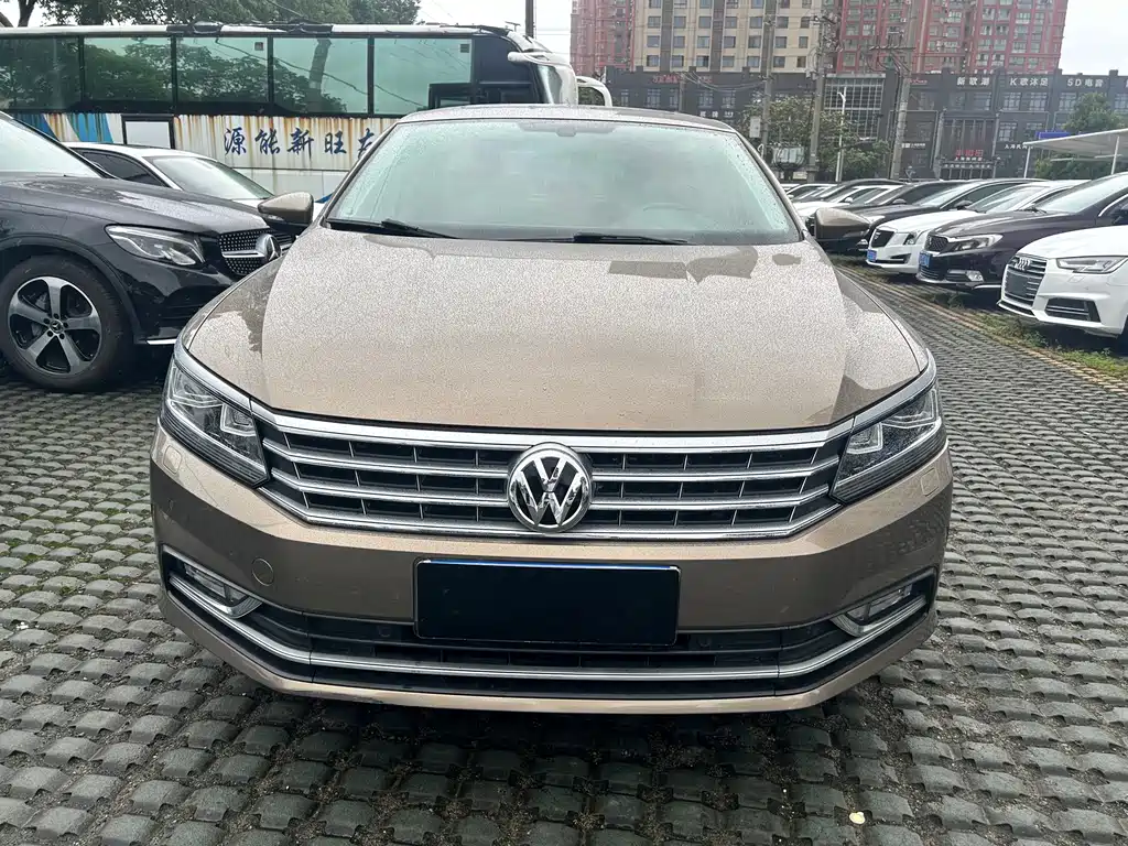 Volkswagen Passat 2017 330TSI DSG