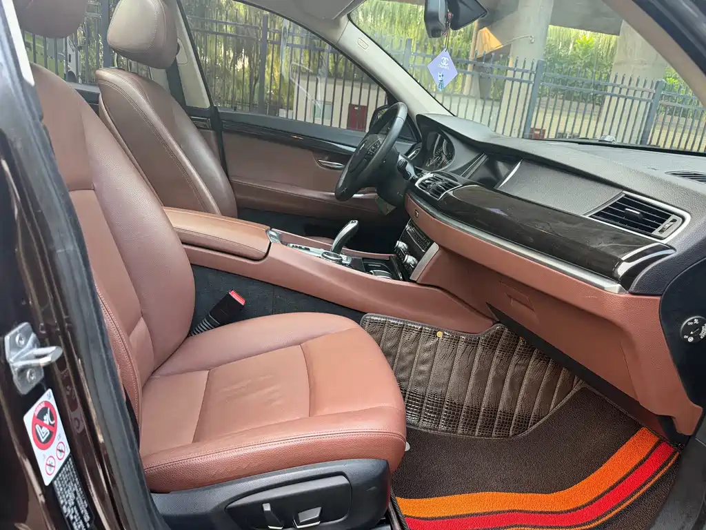 BMW 5 Series GT — миниатюра 7