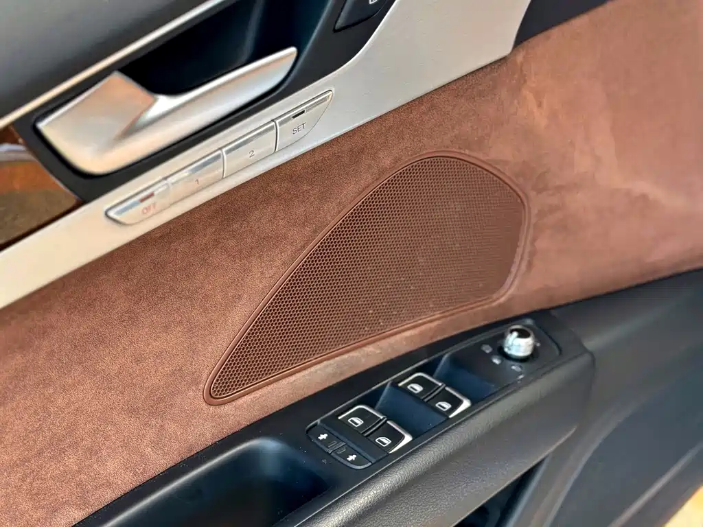 Audi A8 — миниатюра 12