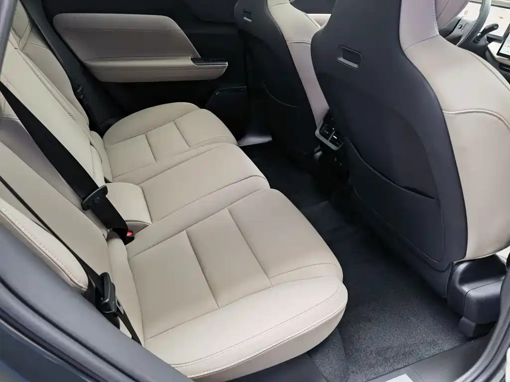 Volvo гибрид Volvo XC70 plug-in — миниатюра 17