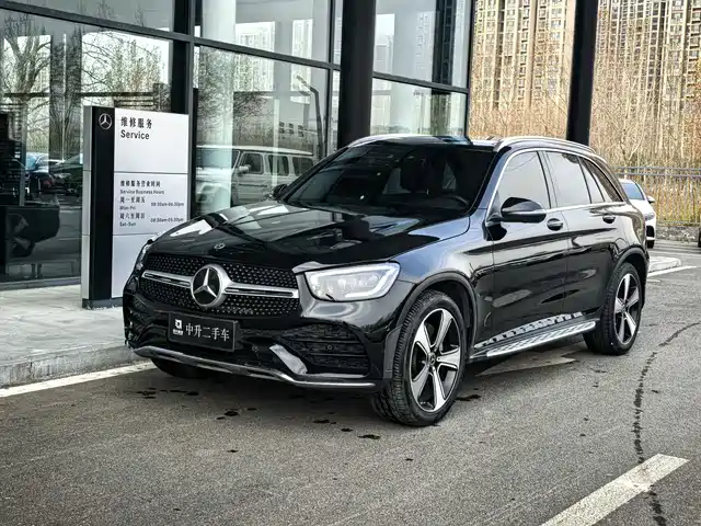 MERCEDES-BENZ GLC