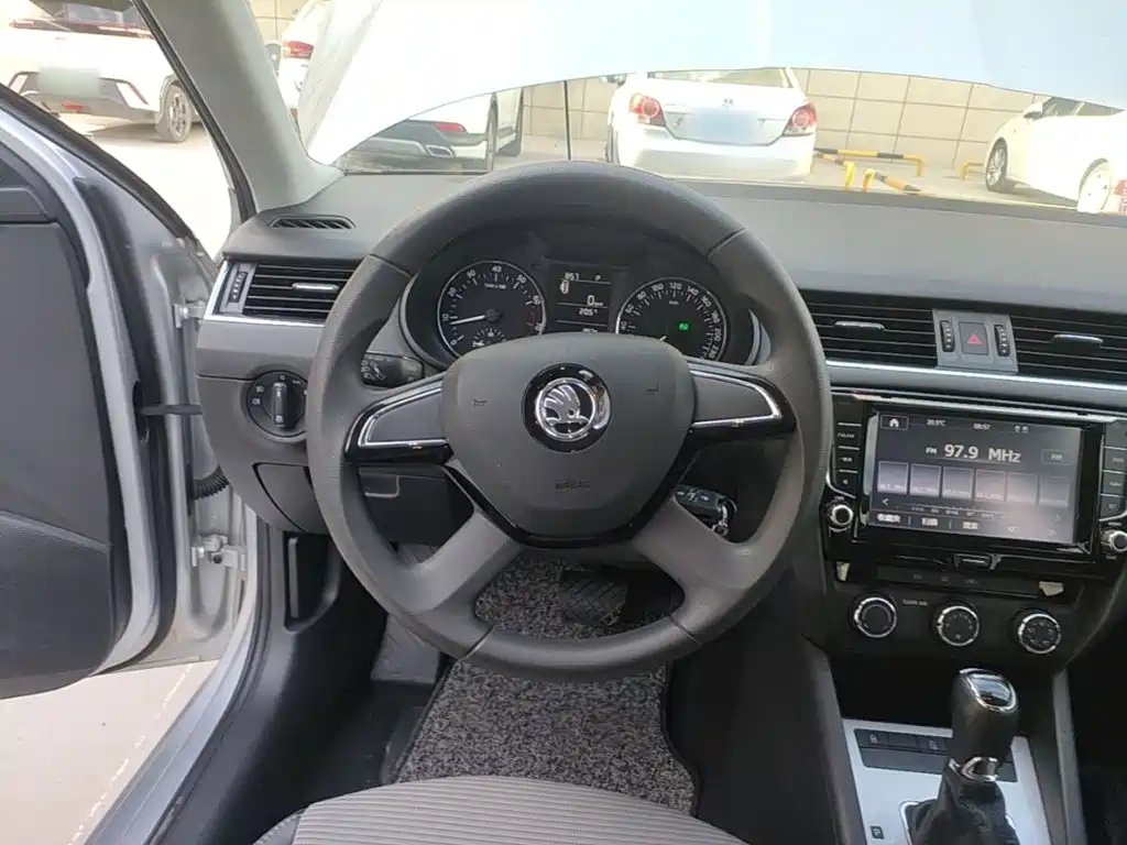 Skoda Octavia — миниатюра 11