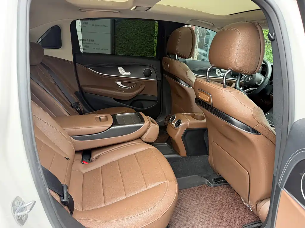 Mercedes-Benz E-Class — миниатюра 14