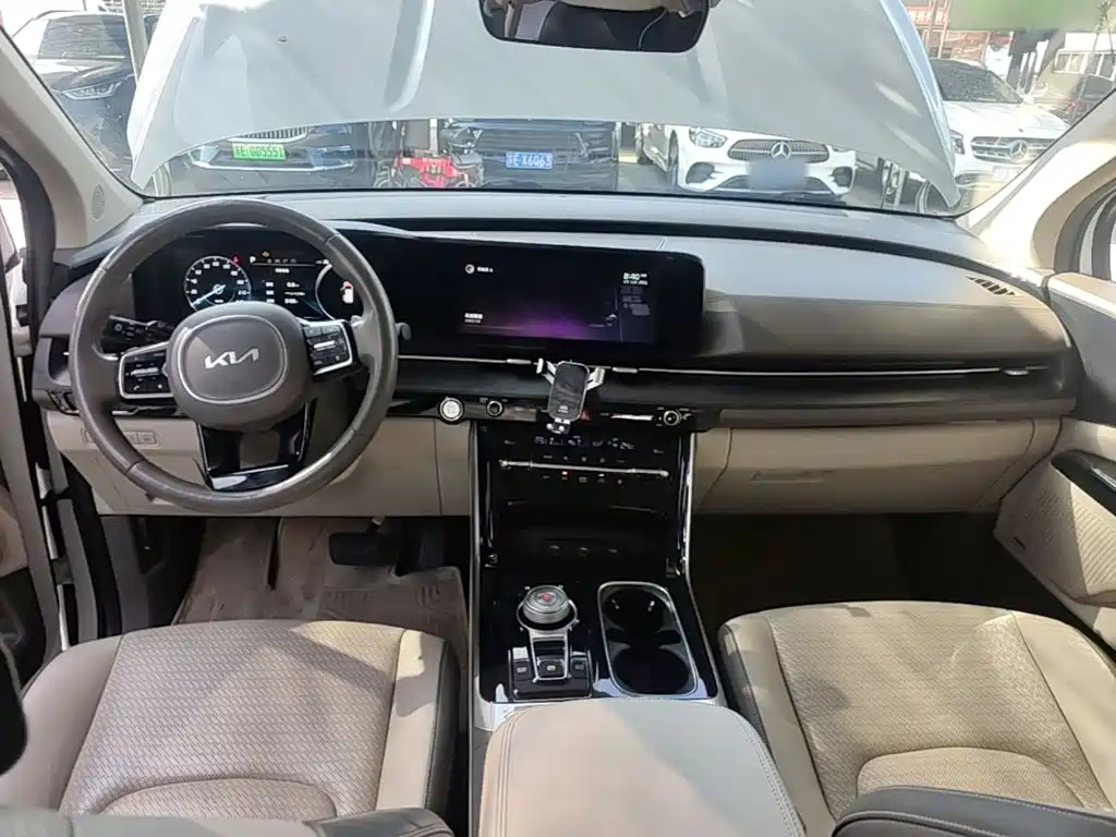 Kia Carnival — миниатюра 10