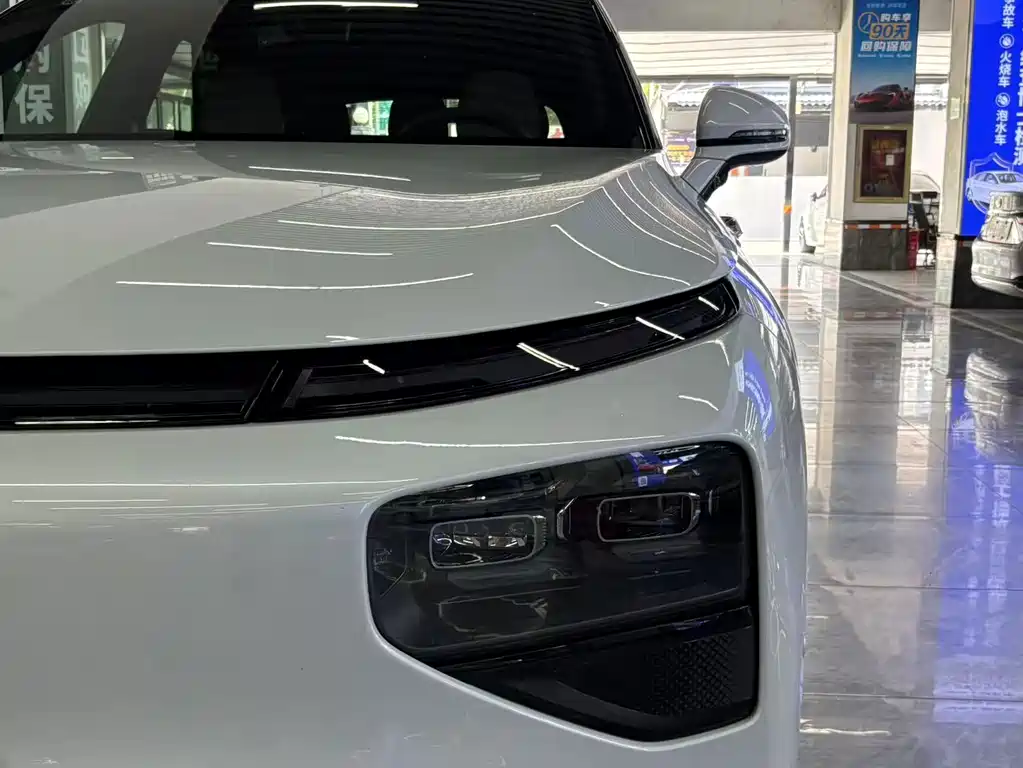XPeng G9 — миниатюра 3