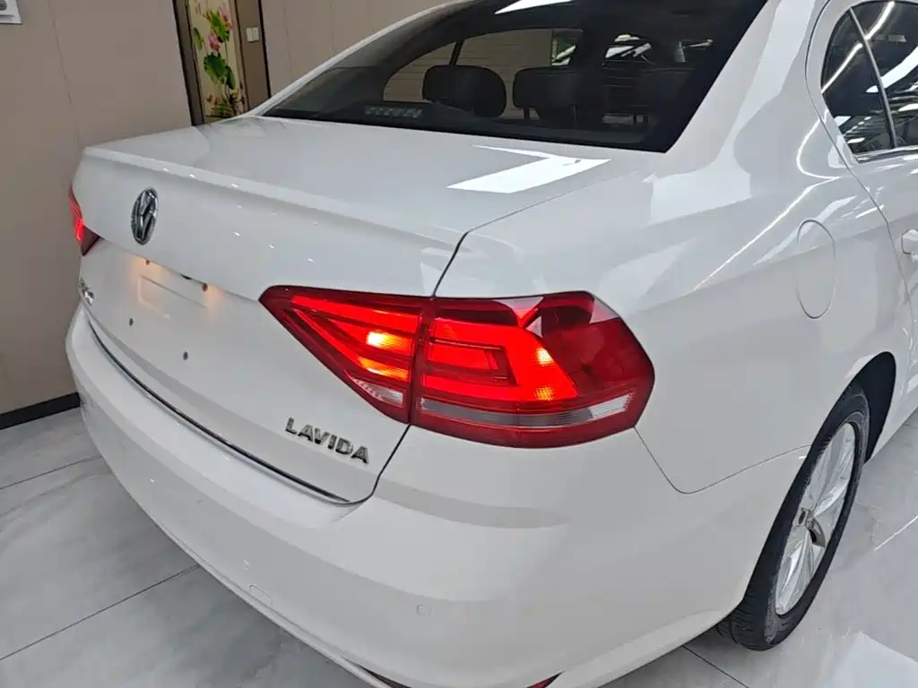 Volkswagen Lavida — миниатюра 8