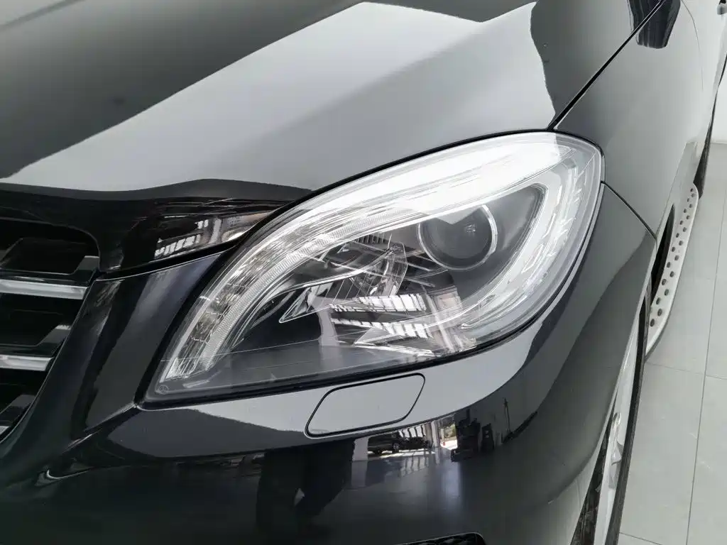 Mercedes-Benz M-Class — миниатюра 7