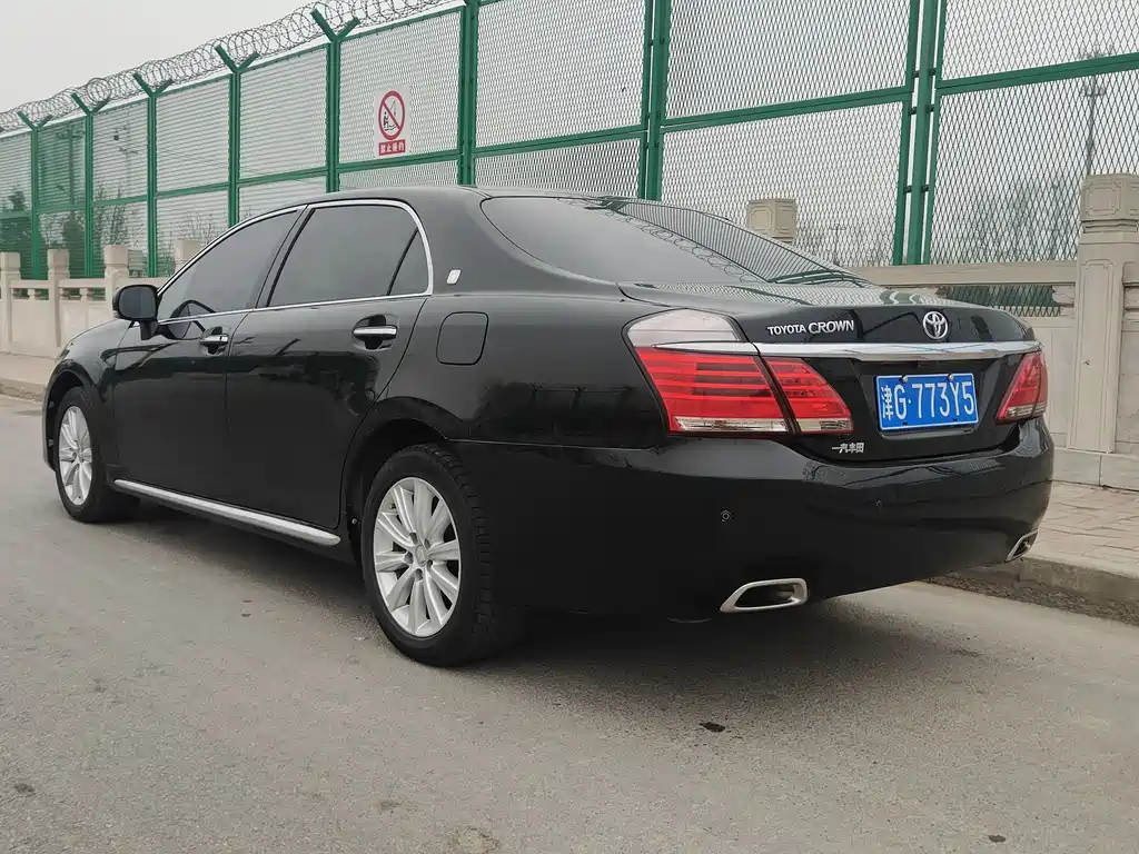 Toyota Crown 2012 2.5L Royal Saloon