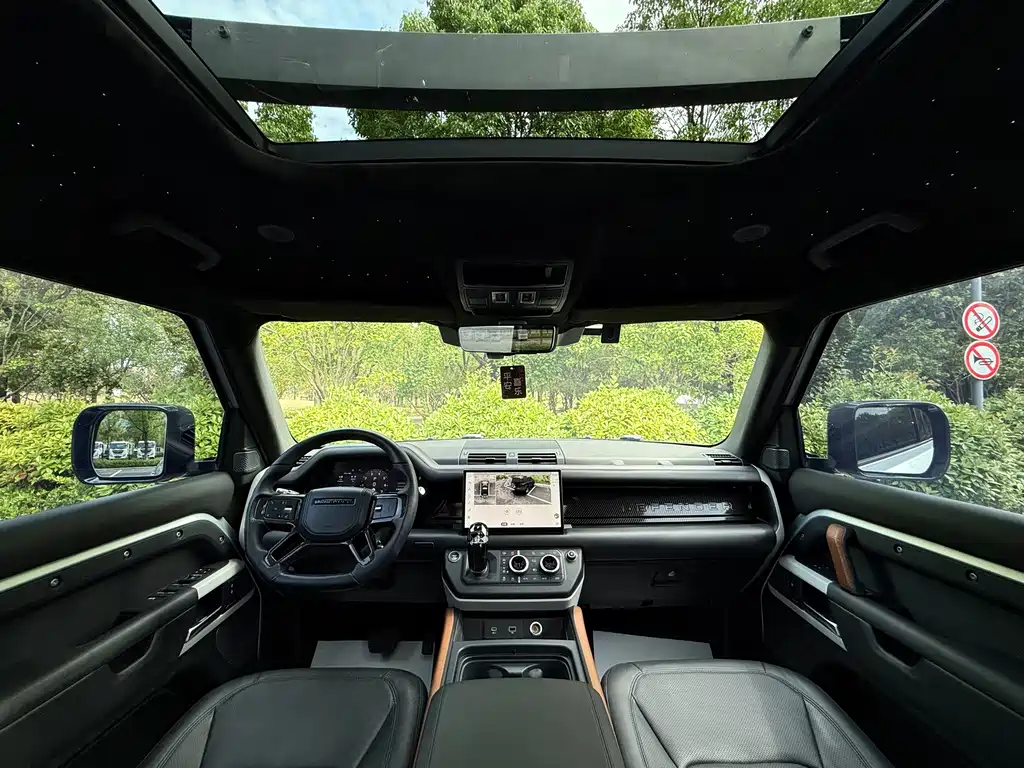 Land Rover Defender — миниатюра 17