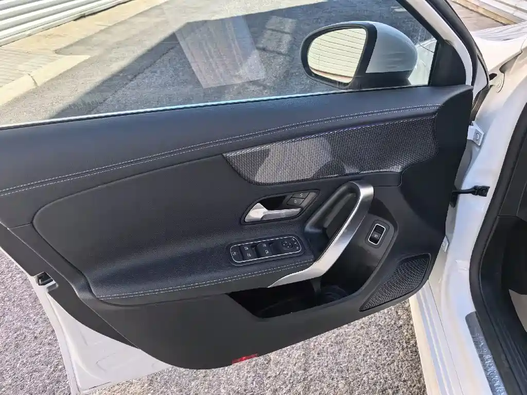 Mercedes-Benz A-Class — миниатюра 13