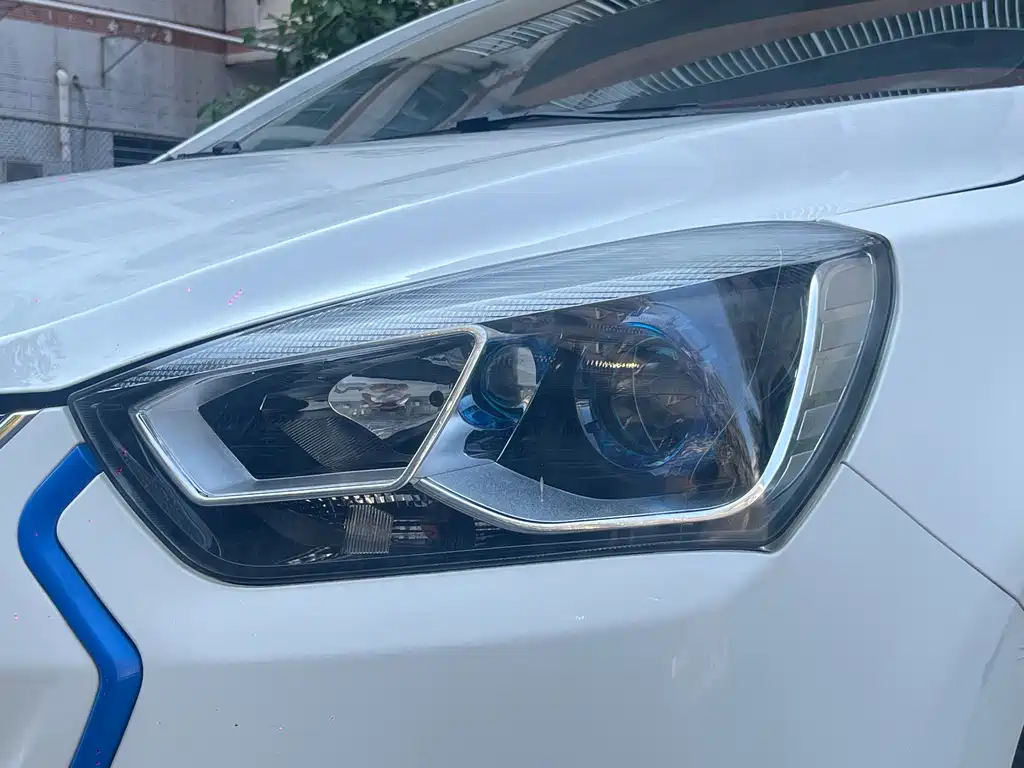 JAC Цзян Вэй EV6S — миниатюра 8
