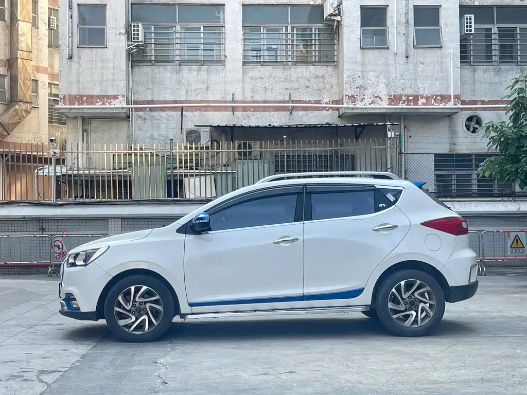 JAC Цзян Вэй EV6S — миниатюра 9