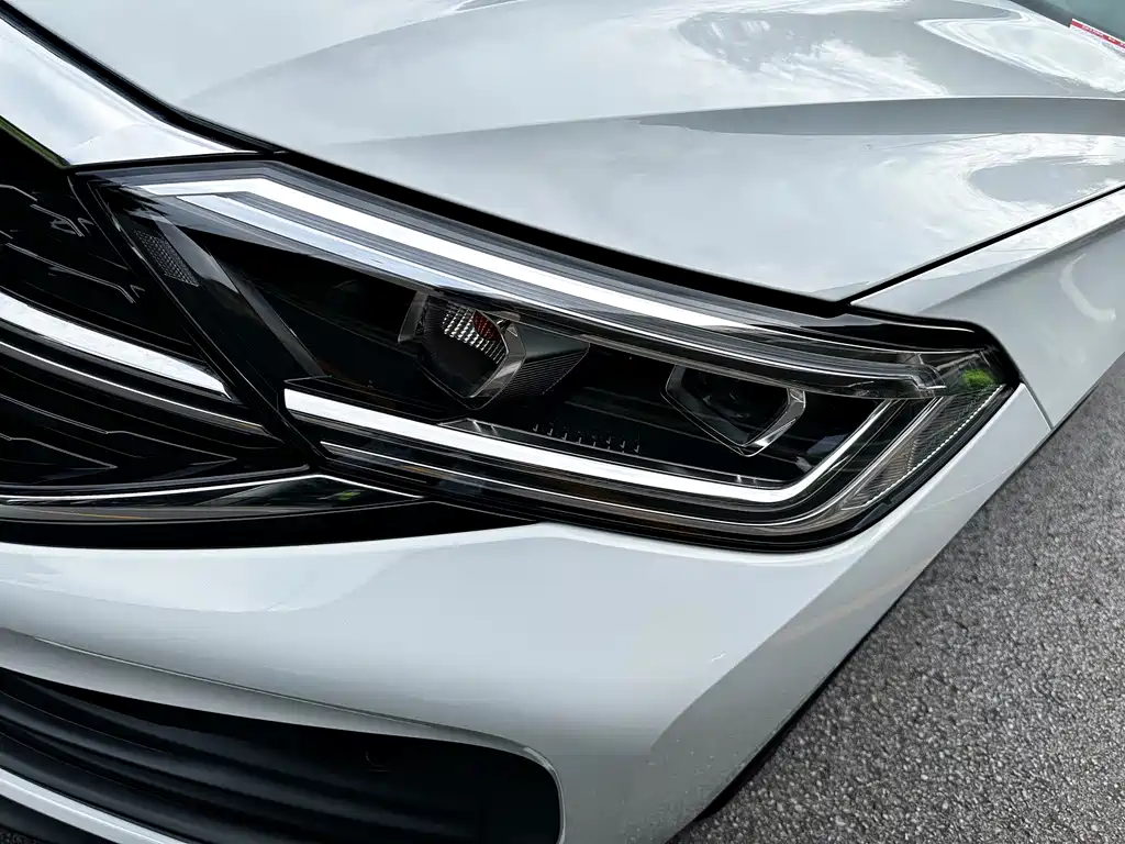 Volkswagen Sagitar — миниатюра 4
