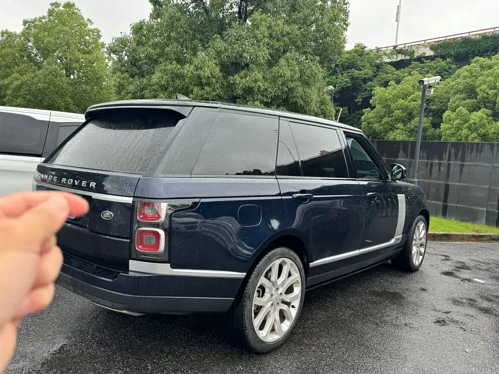 Land Rover Range Rover 2022 3.0 L6 400PS