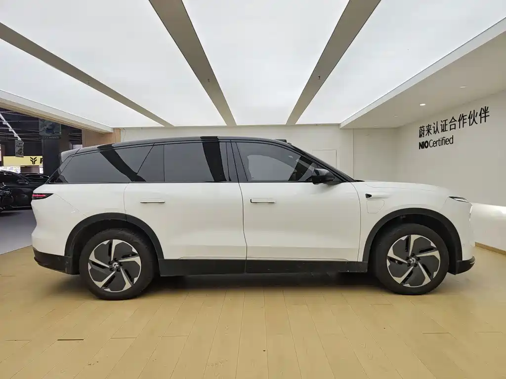 NIO ES8 — миниатюра 6