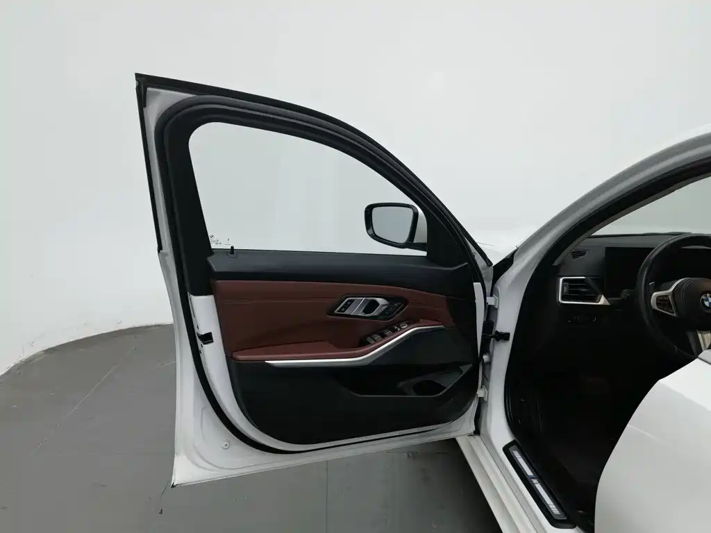 BMW 3 Series — миниатюра 8