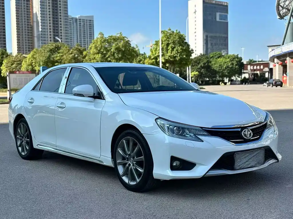 Toyota Reiz — миниатюра 3