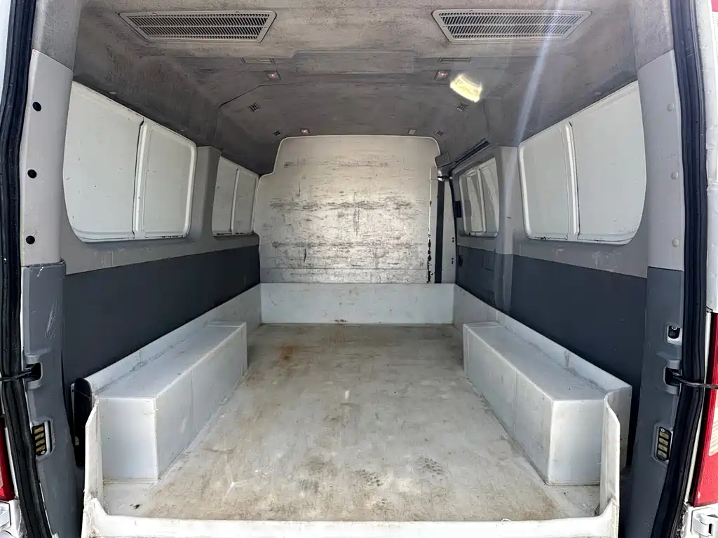 MAXUS V80 — миниатюра 9