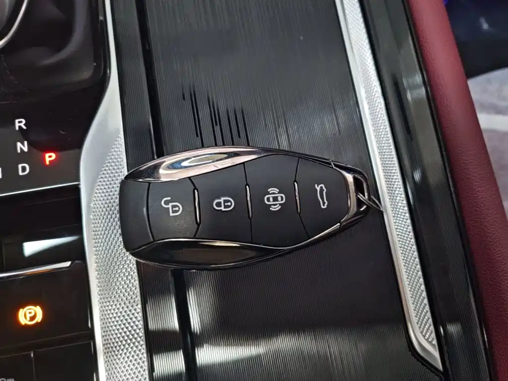 Hongqi Hongqi H5 — миниатюра 9