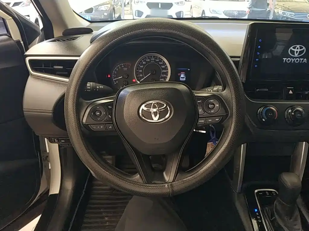 Toyota Corolla Cross — миниатюра 11