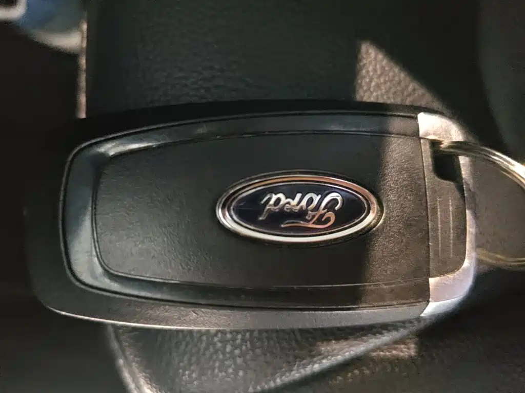 Ford Mondeo — миниатюра 9