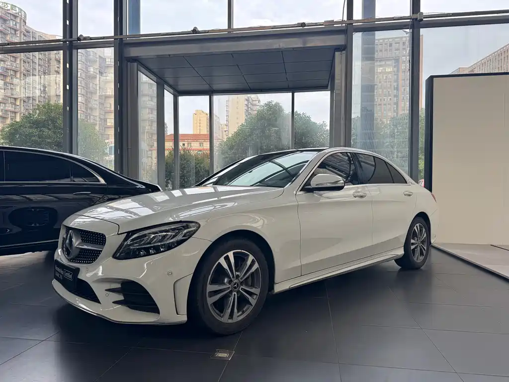Mercedes-Benz C-Class 2020