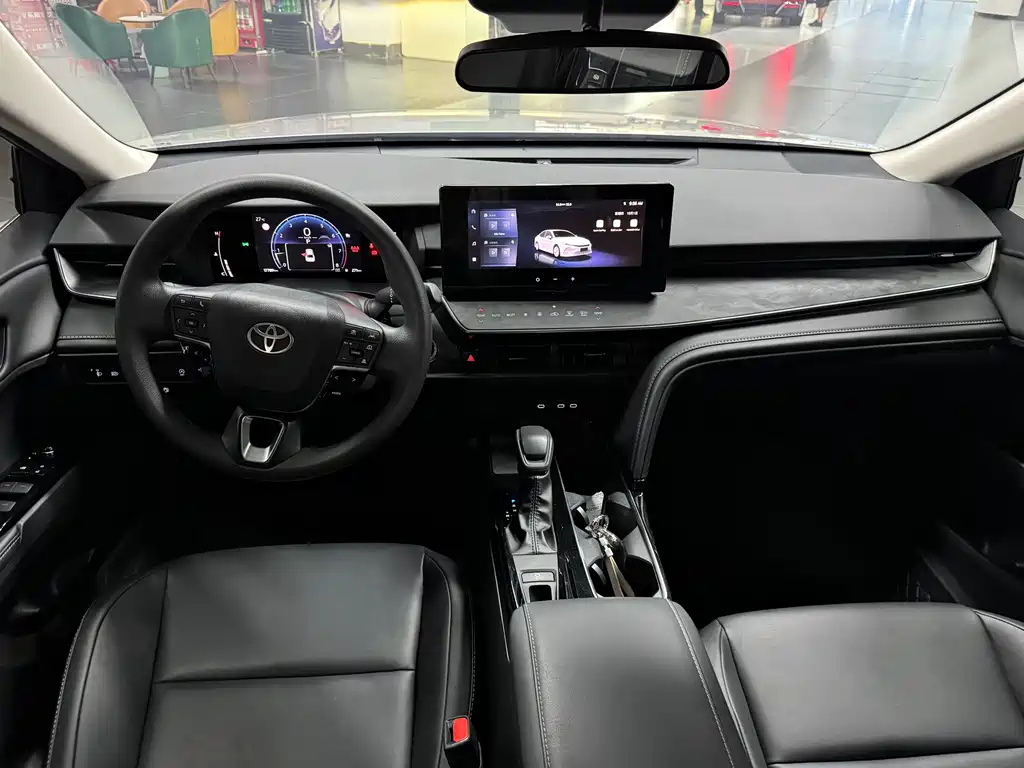 Toyota Camry — миниатюра 4