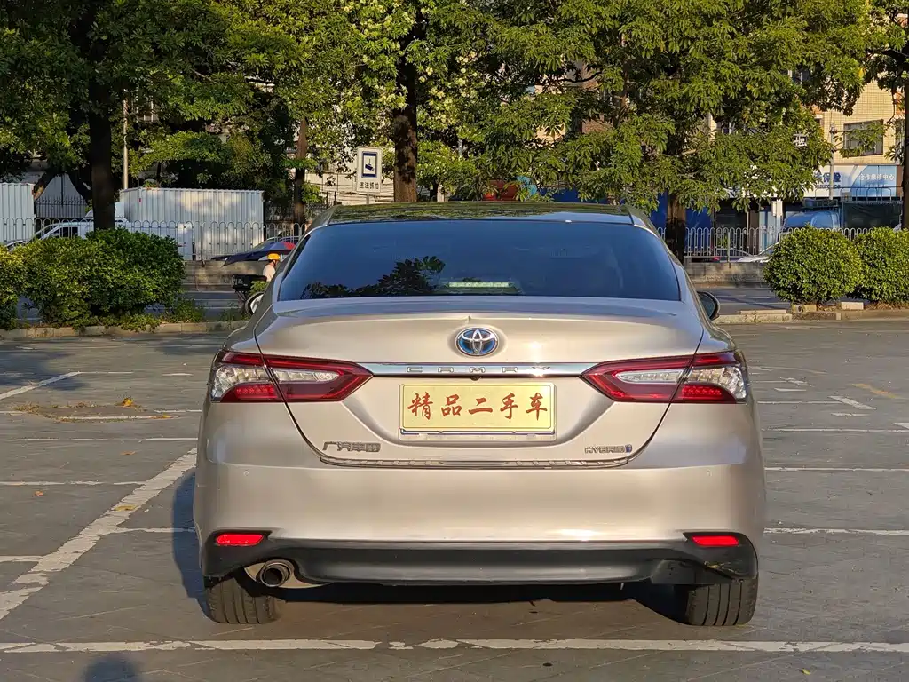 Toyota Camry — миниатюра 6