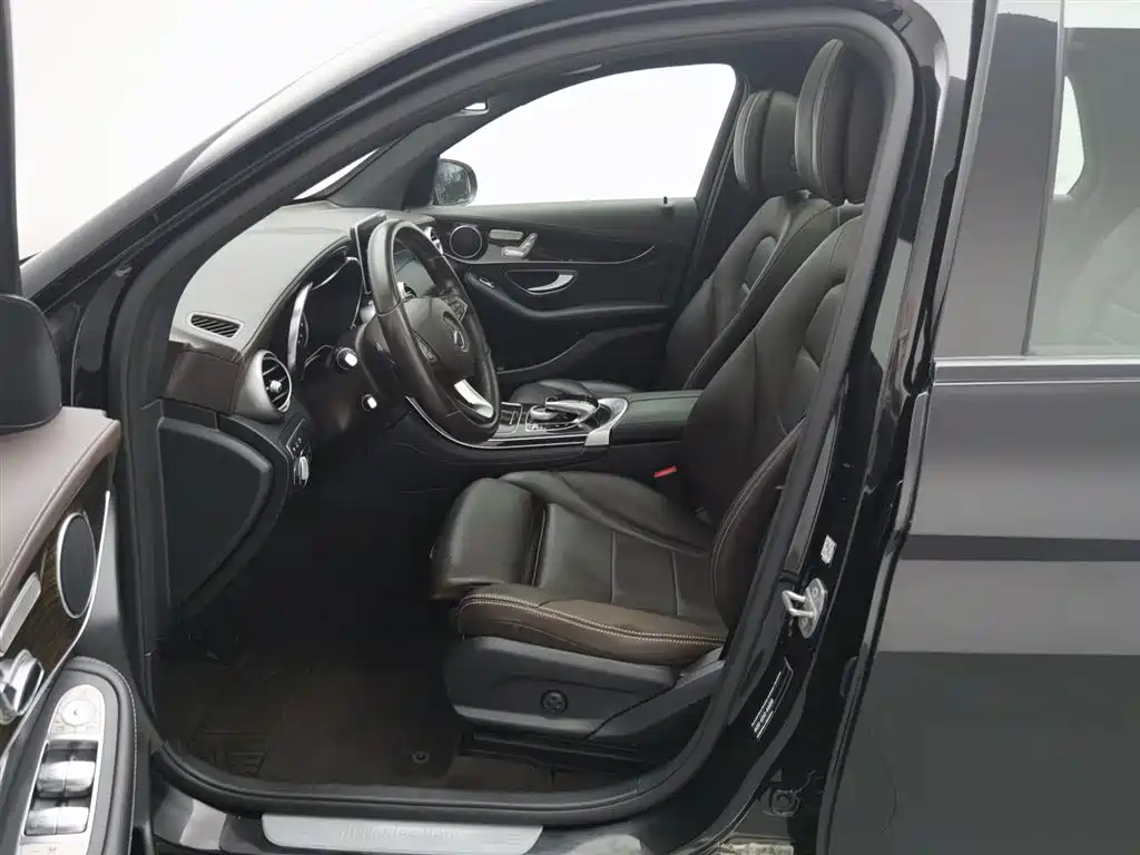 Mercedes-Benz GLC 2018 GLC 260 4MATIC Luxury
