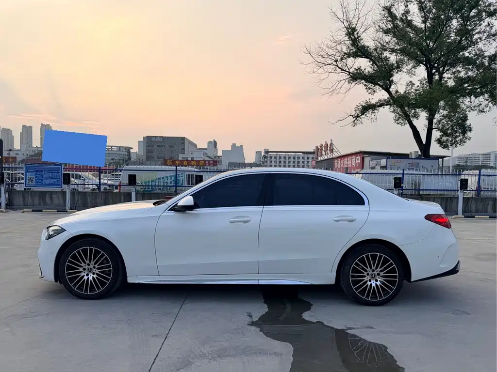 Mercedes-Benz C-Class — миниатюра 3