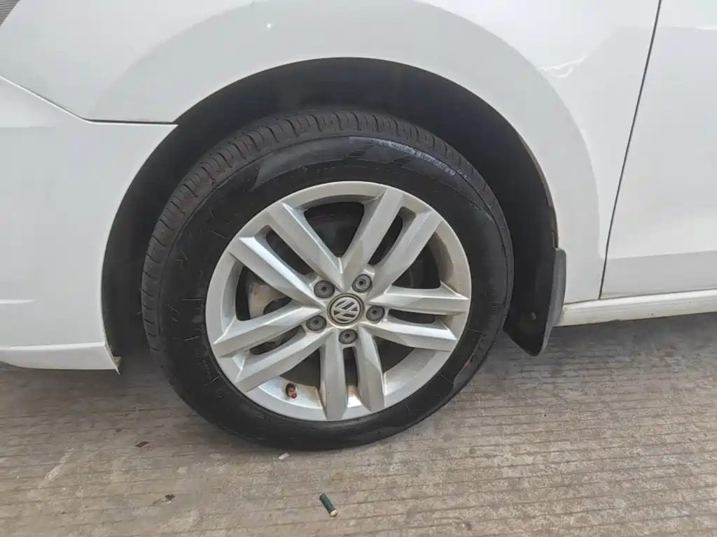 Volkswagen Jetta — миниатюра 23