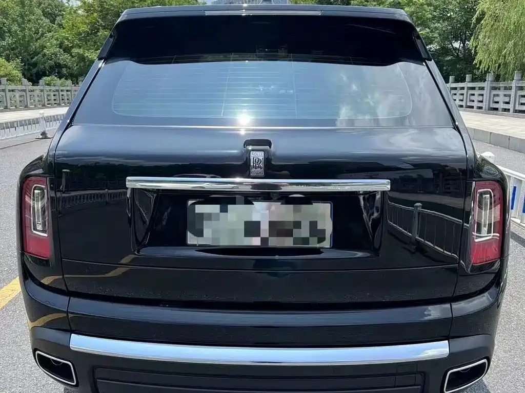 Rolls-Royce Cullinan 2018 мест