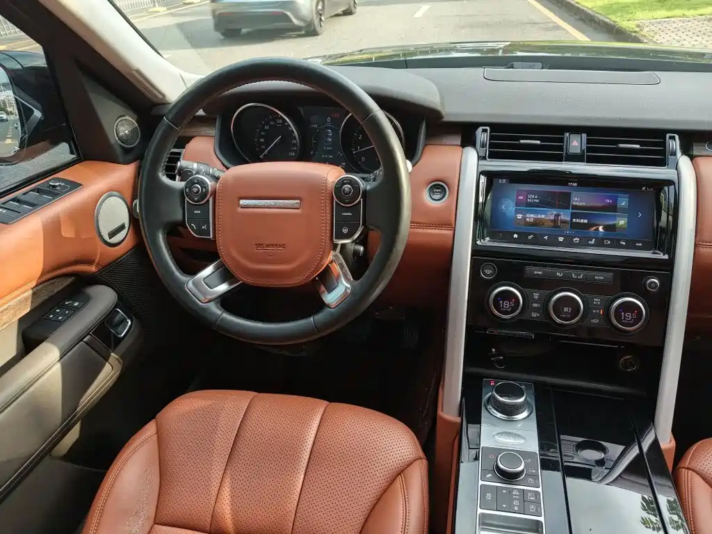 Land Rover Discovery — миниатюра 7