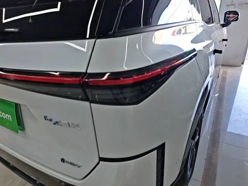 Toyota bZ3X — миниатюра 8