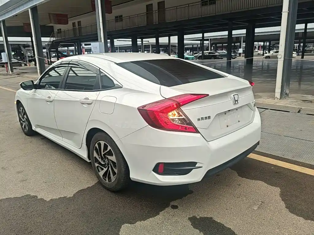 Honda Civic 2016 220TURBO CVT Luxury