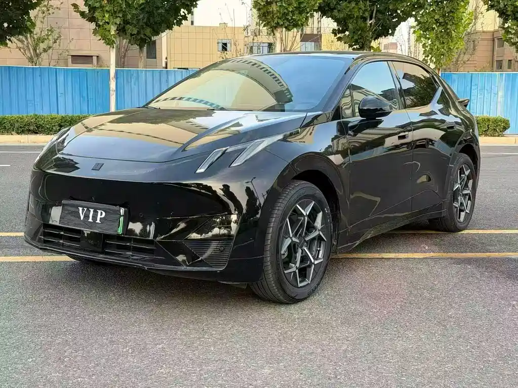 Lynk & Co Z20