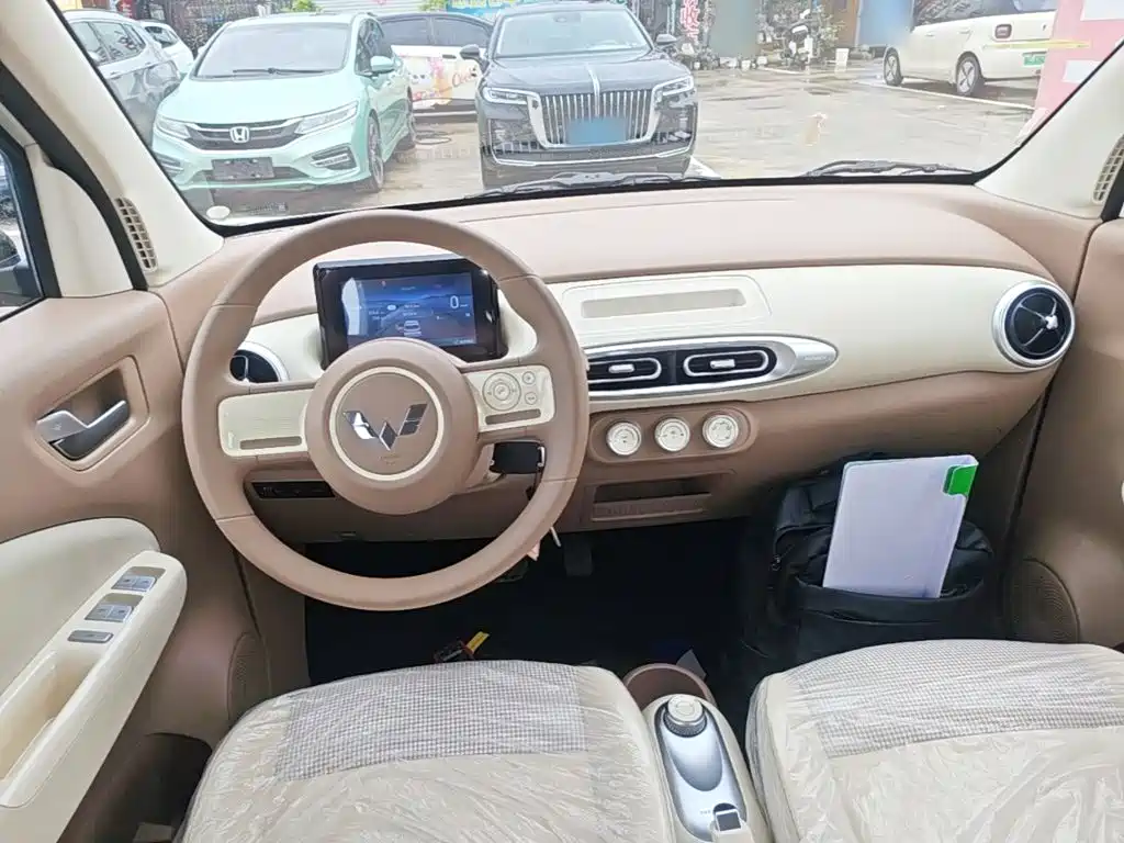 Wuling MINIEV — миниатюра 10