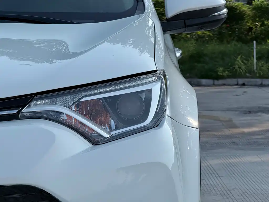 Toyota RAV4 — миниатюра 21
