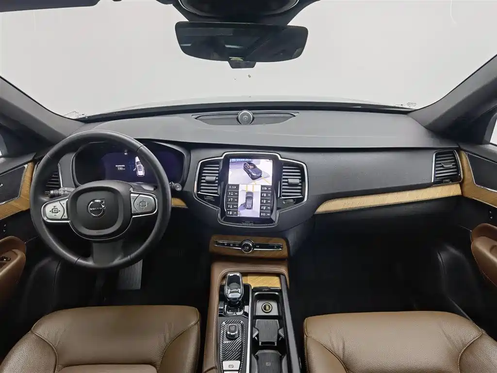 Volvo XC90 2023 B6 Luxury 7 мест
