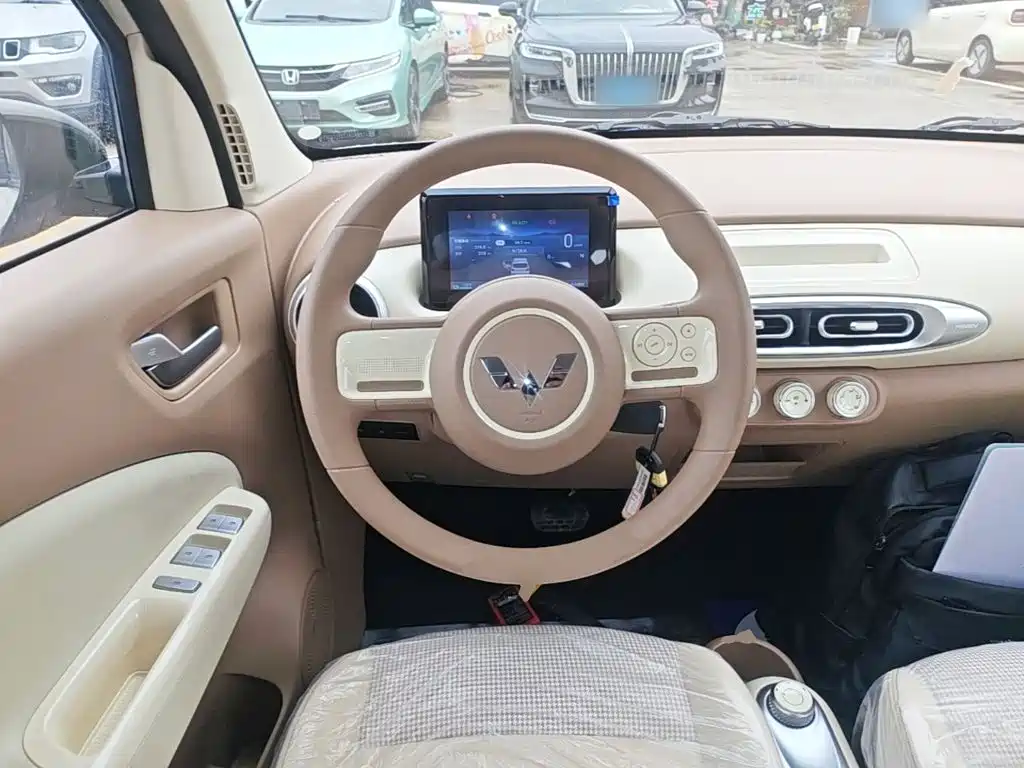 Wuling MINIEV — миниатюра 11